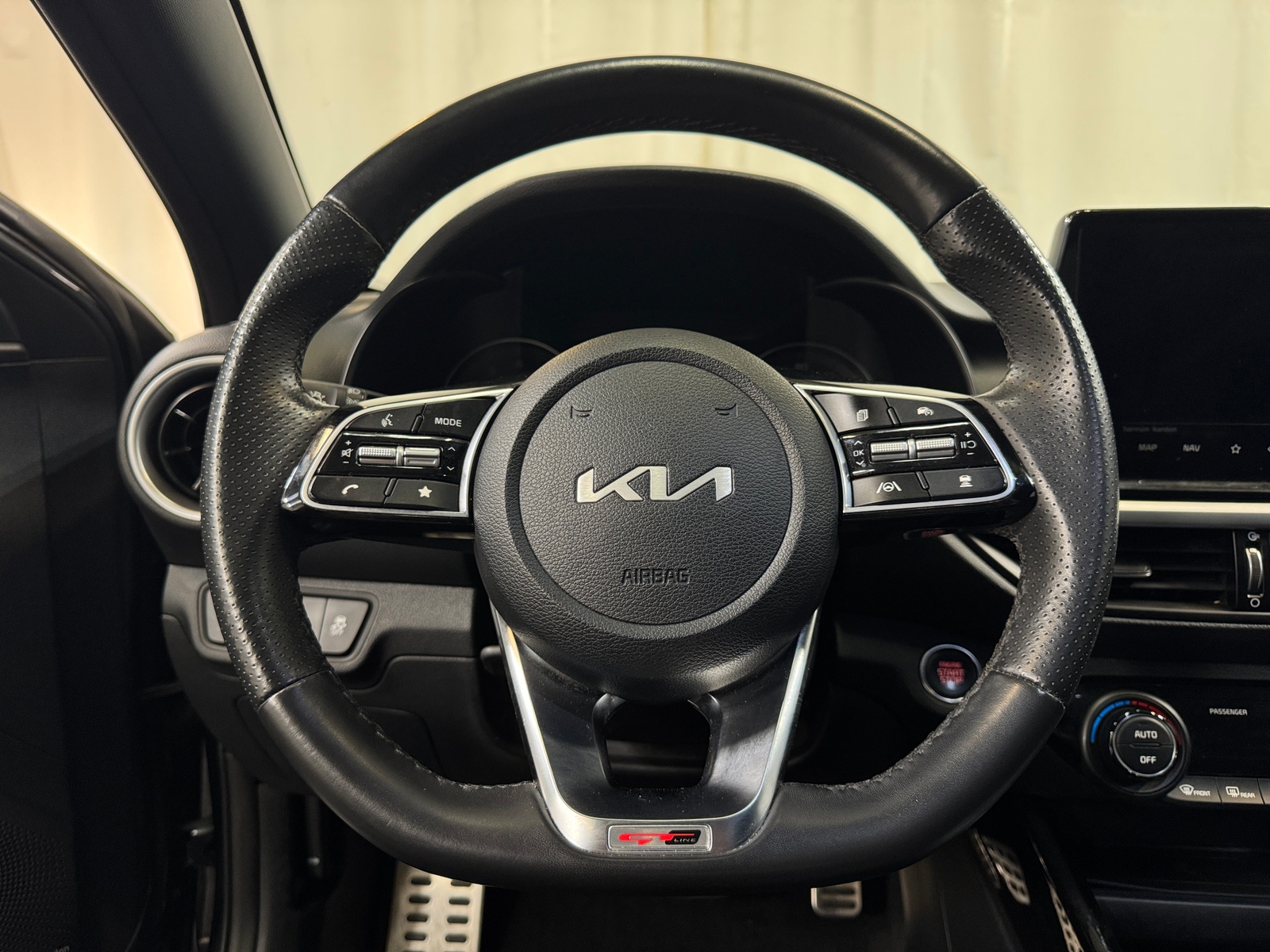 Thumbnail: 2024 Kia Forte - 4