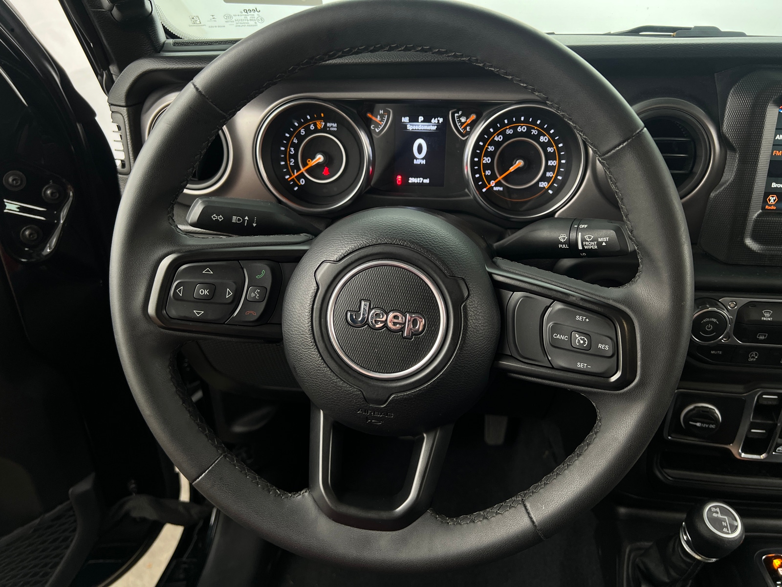 Thumbnail: 2023 Jeep Gladiator - 5