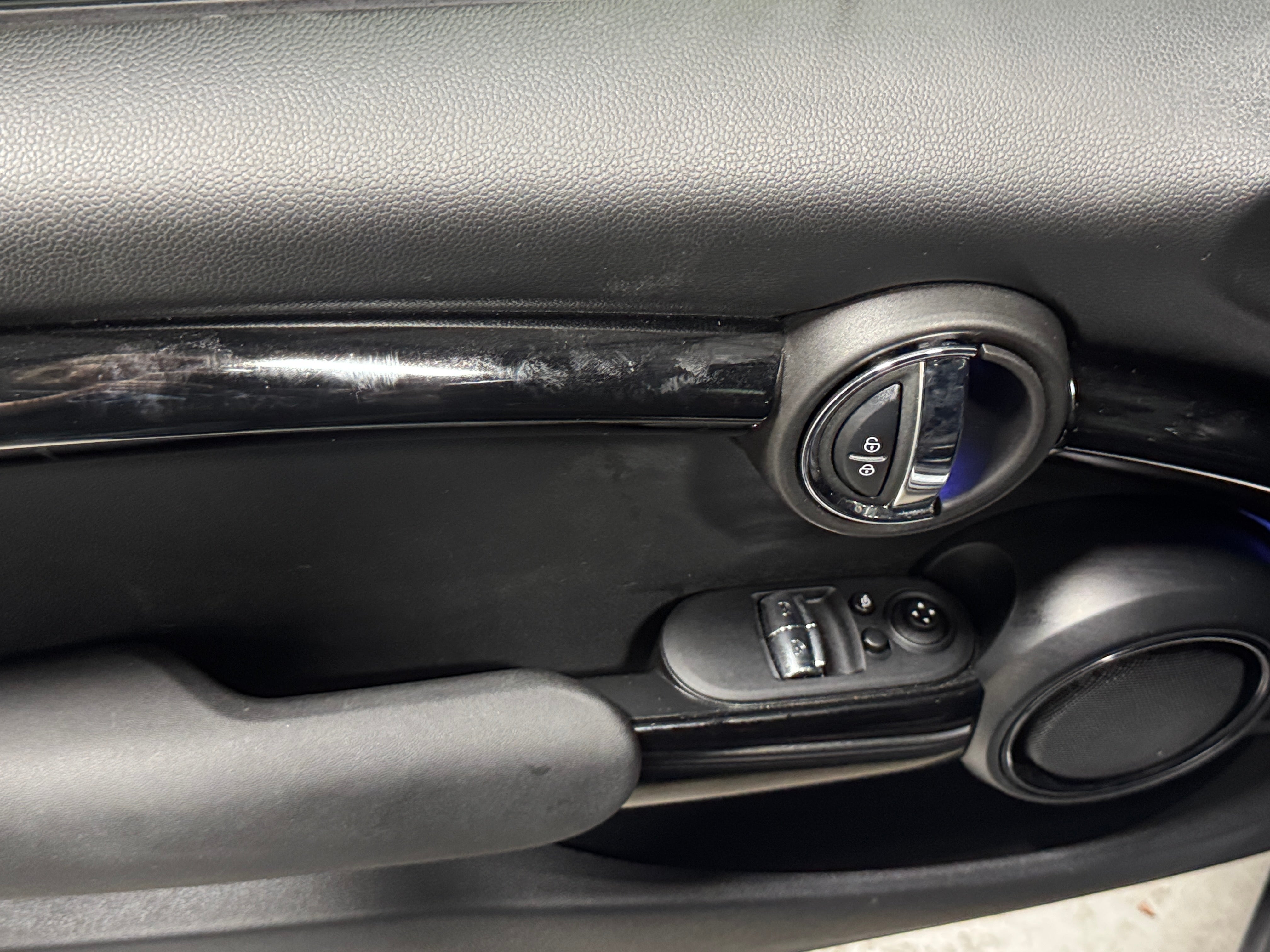 Used 2023 MINI Hardtop 2 Door SE with VIN WMW13DJ09P2S86315 for sale in Auburn, WA