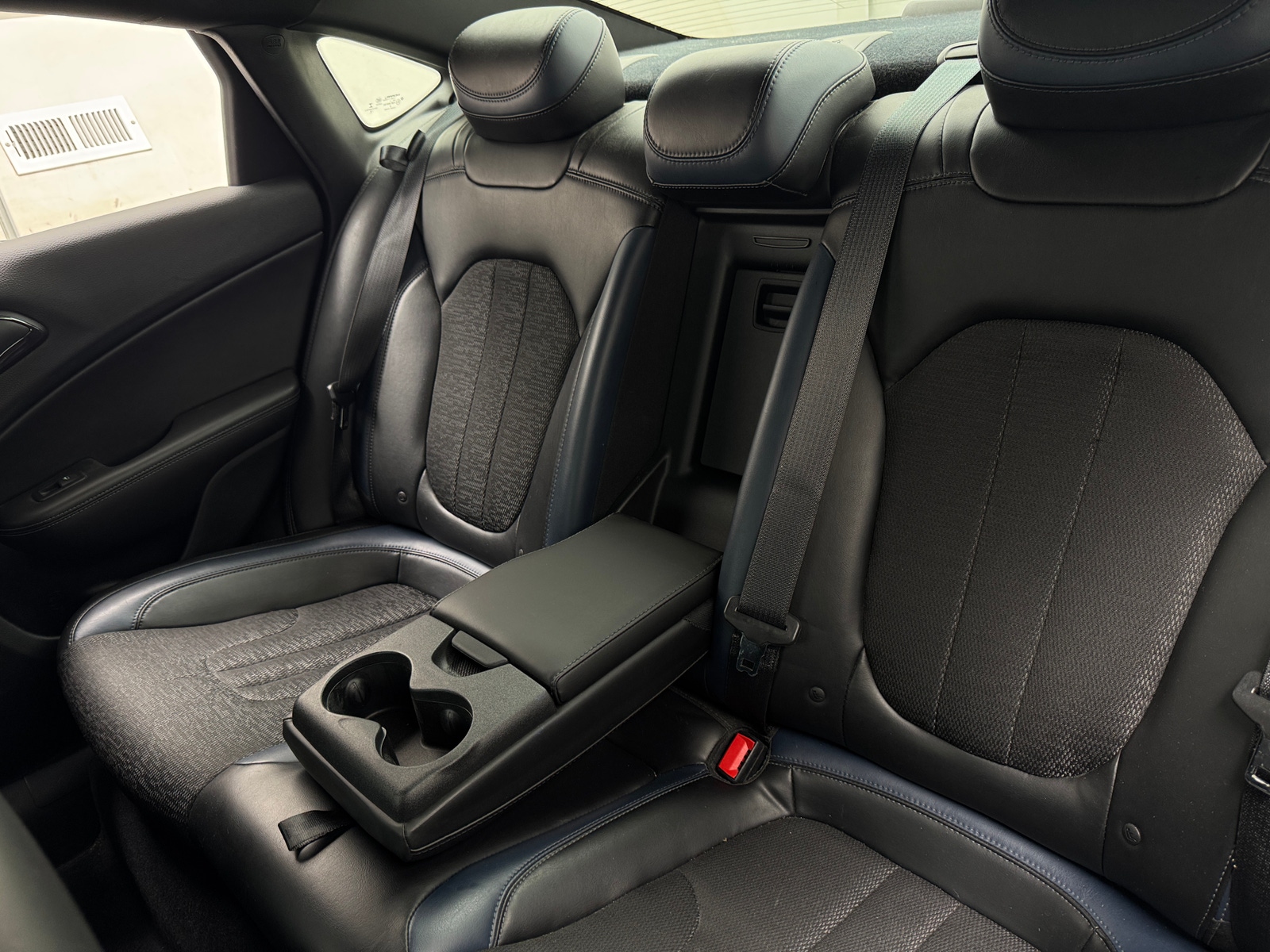 Thumbnail: 2015 Chrysler 200 - 5