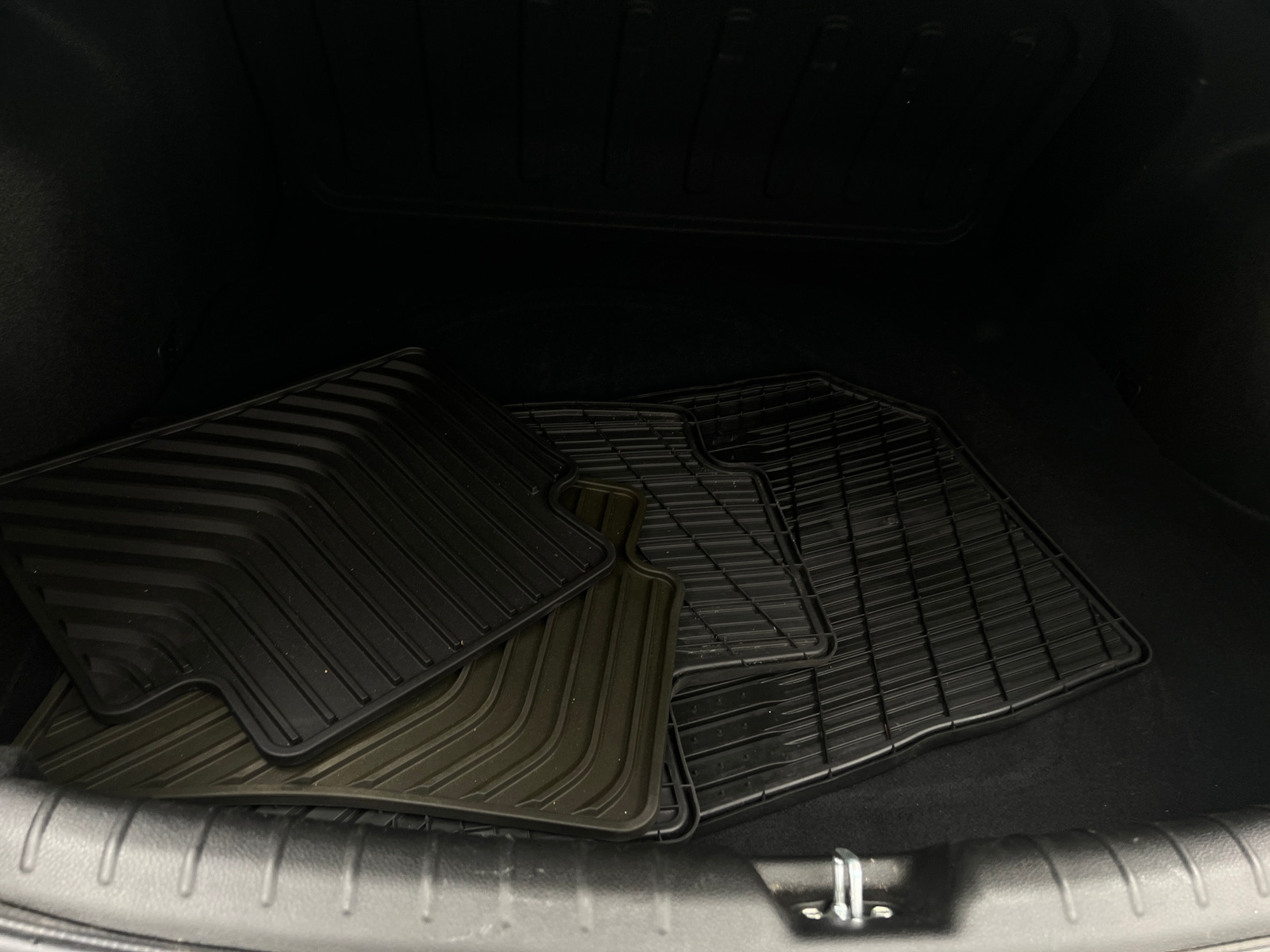 Thumbnail: 2023 Kia Rio - 7