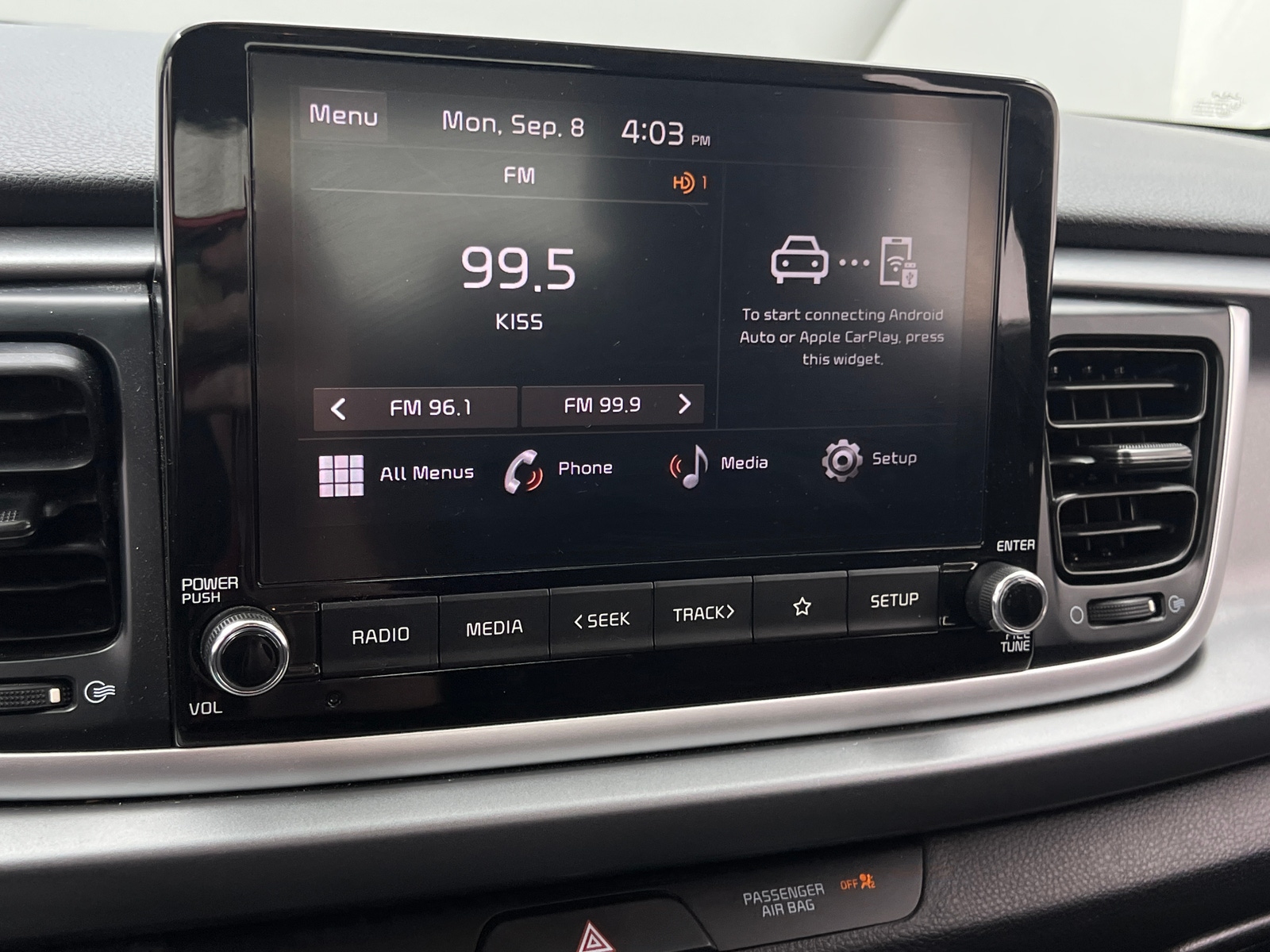 Thumbnail: 2023 Kia Rio - 4
