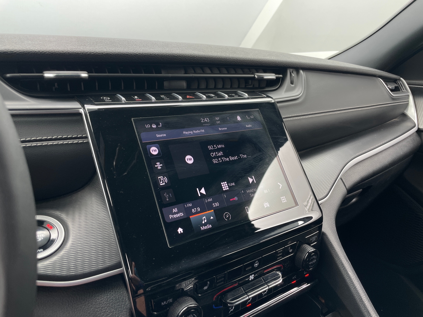 Thumbnail: 2024 Jeep Grand Cherokee - 3