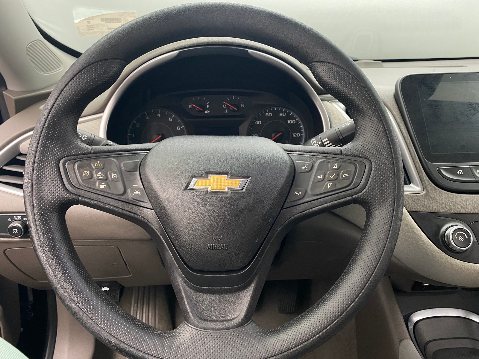 Thumbnail: 2020 Chevrolet Malibu - 5