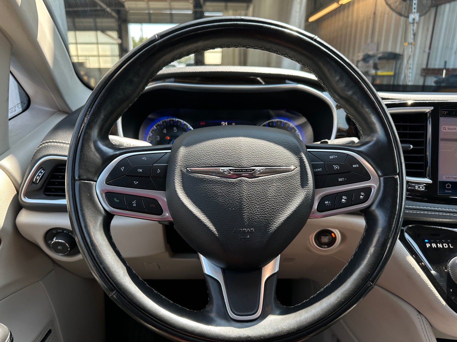Thumbnail: 2022 Chrysler Pacifica - 4