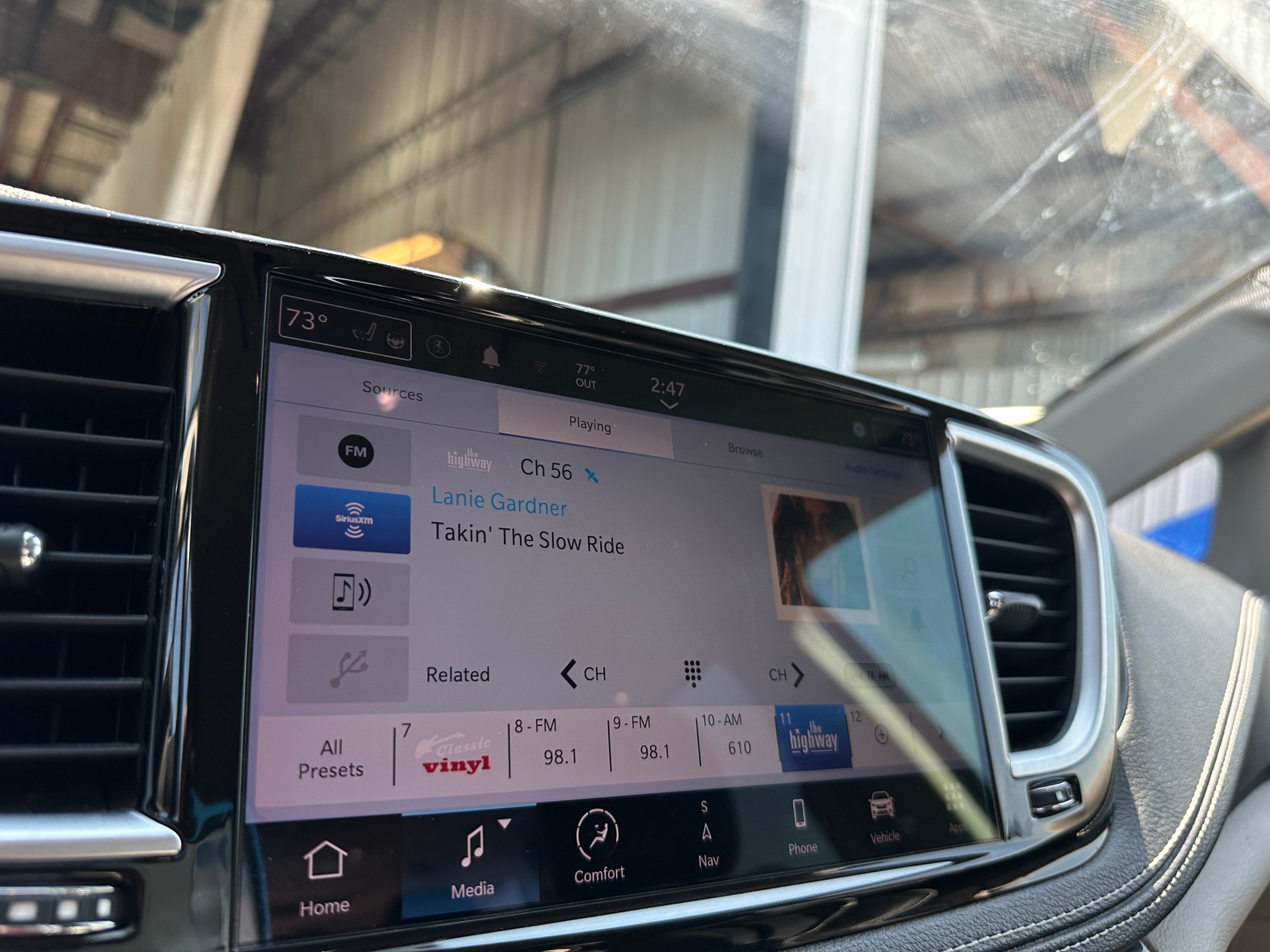 Thumbnail: 2022 Chrysler Pacifica - 3