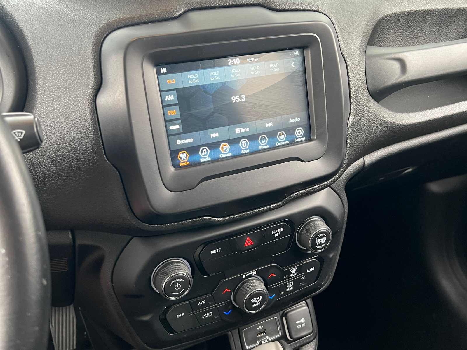 Thumbnail: 2018 Jeep Renegade - 4