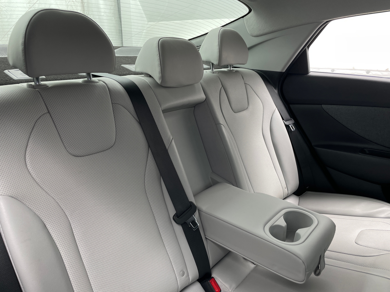Thumbnail: 2022 Hyundai Elantra - 5