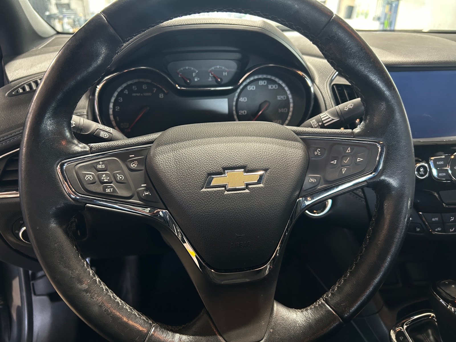Thumbnail: 2017 Chevrolet Cruze - 4