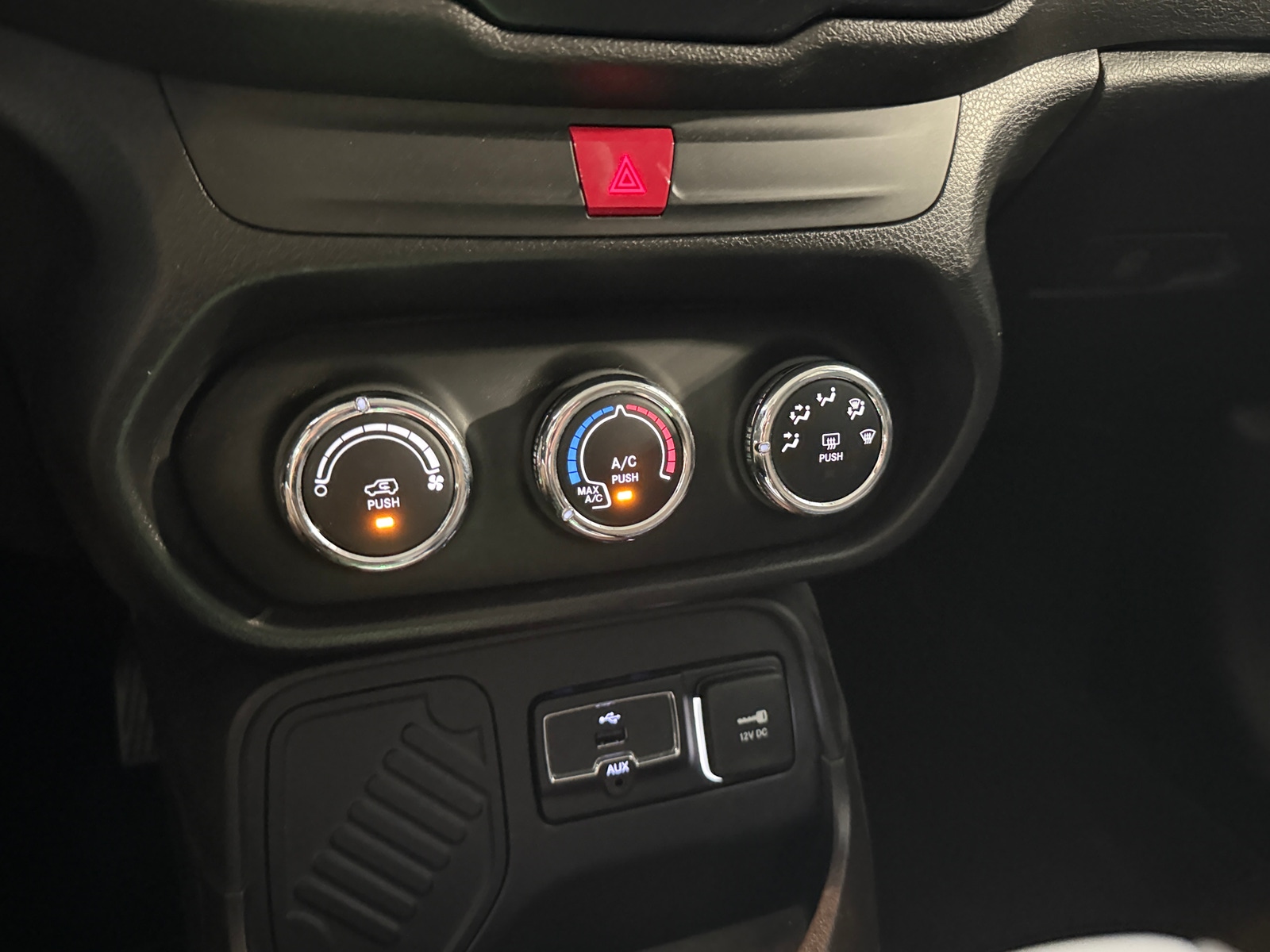 Thumbnail: 2017 Jeep Renegade - 4