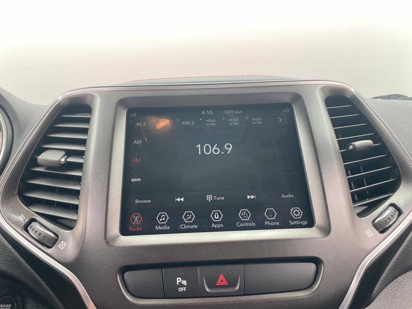 Thumbnail: 2019 Jeep Cherokee - 4
