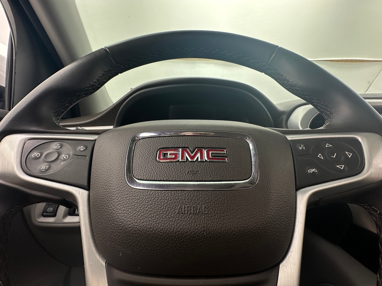Thumbnail: 2023 GMC Acadia - 4