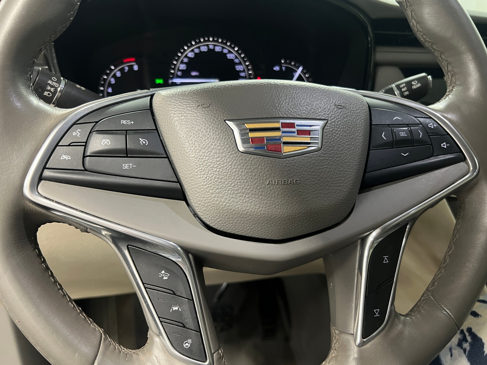 Thumbnail: 2017 Cadillac XT5 - 4