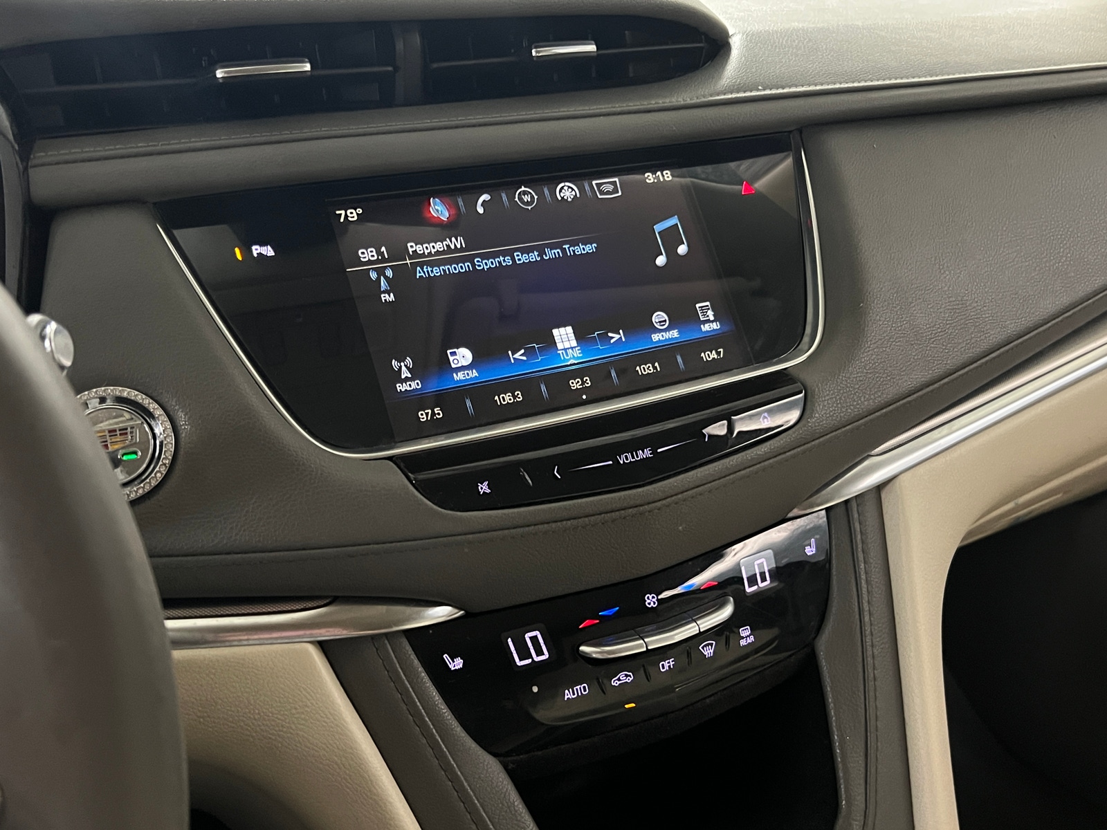 Thumbnail: 2017 Cadillac XT5 - 3
