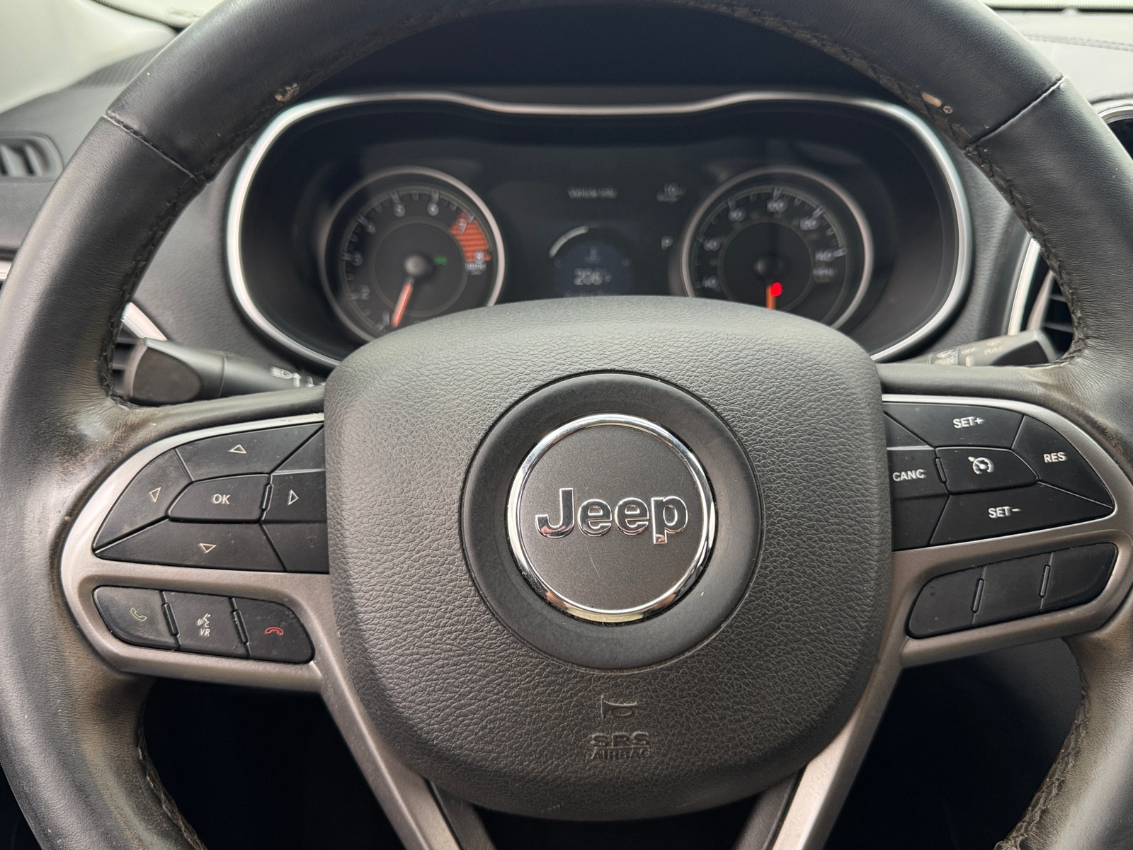 Thumbnail: 2019 Jeep Cherokee - 4