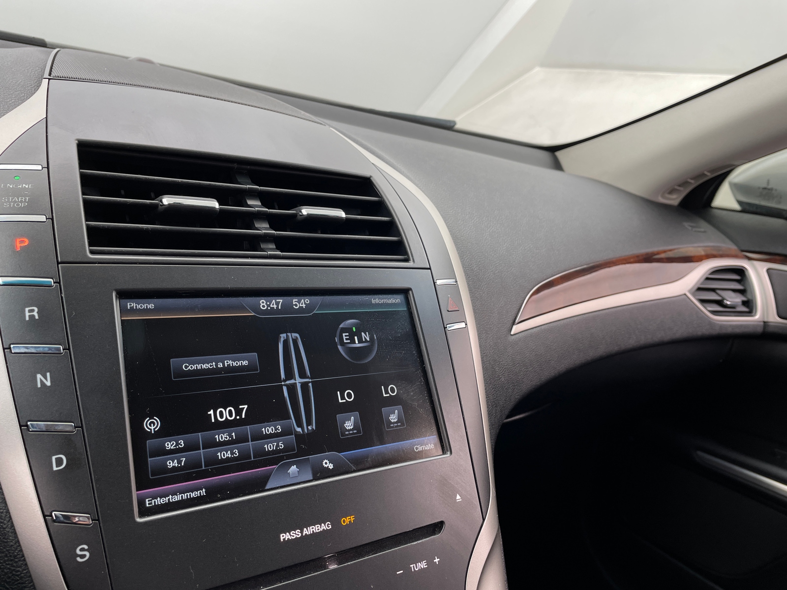 Thumbnail: 2016 Lincoln MKZ - 3