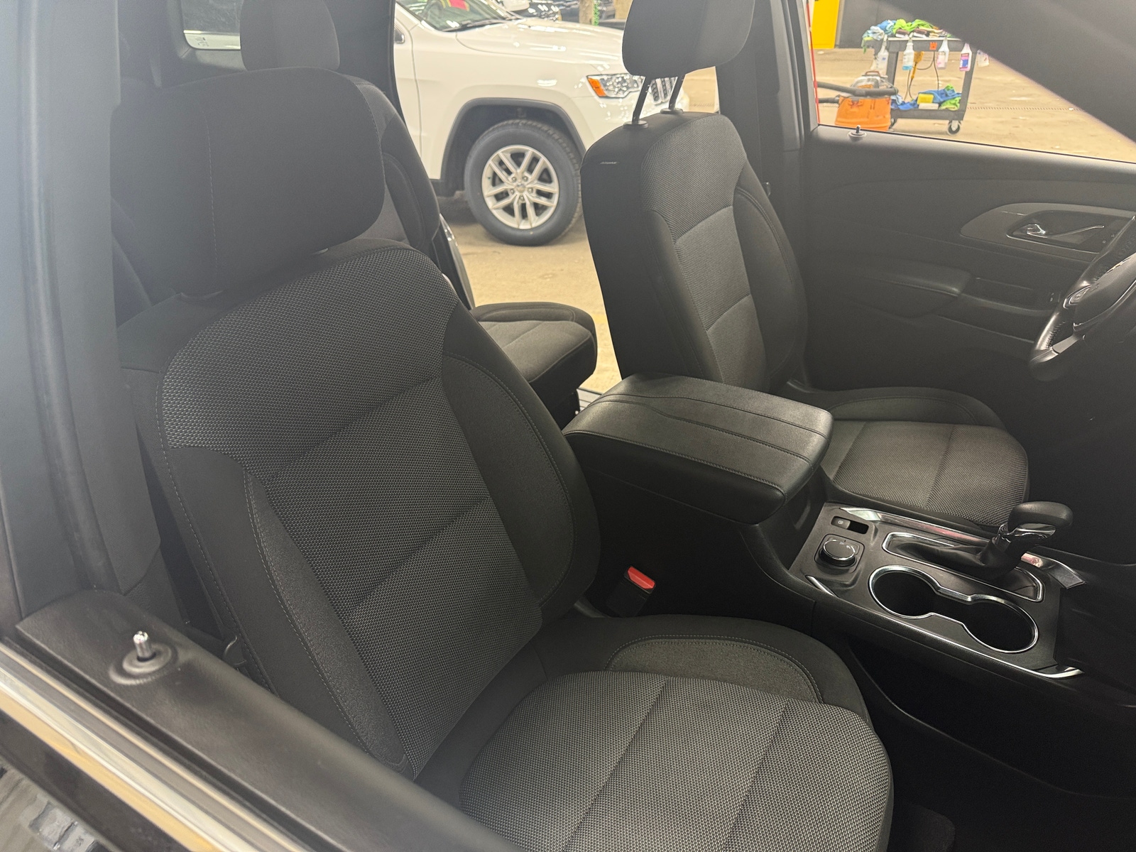 Thumbnail: 2022 Chevrolet Traverse - 2