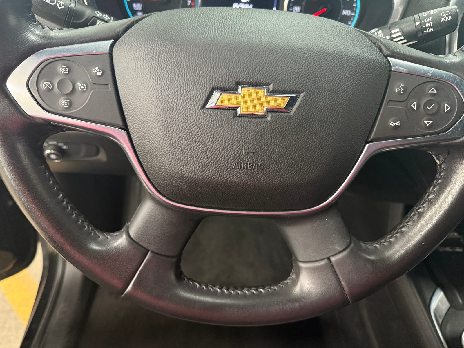 Thumbnail: 2022 Chevrolet Traverse - 5