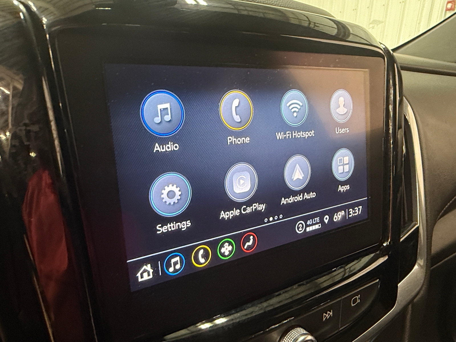 Thumbnail: 2022 Chevrolet Traverse - 4