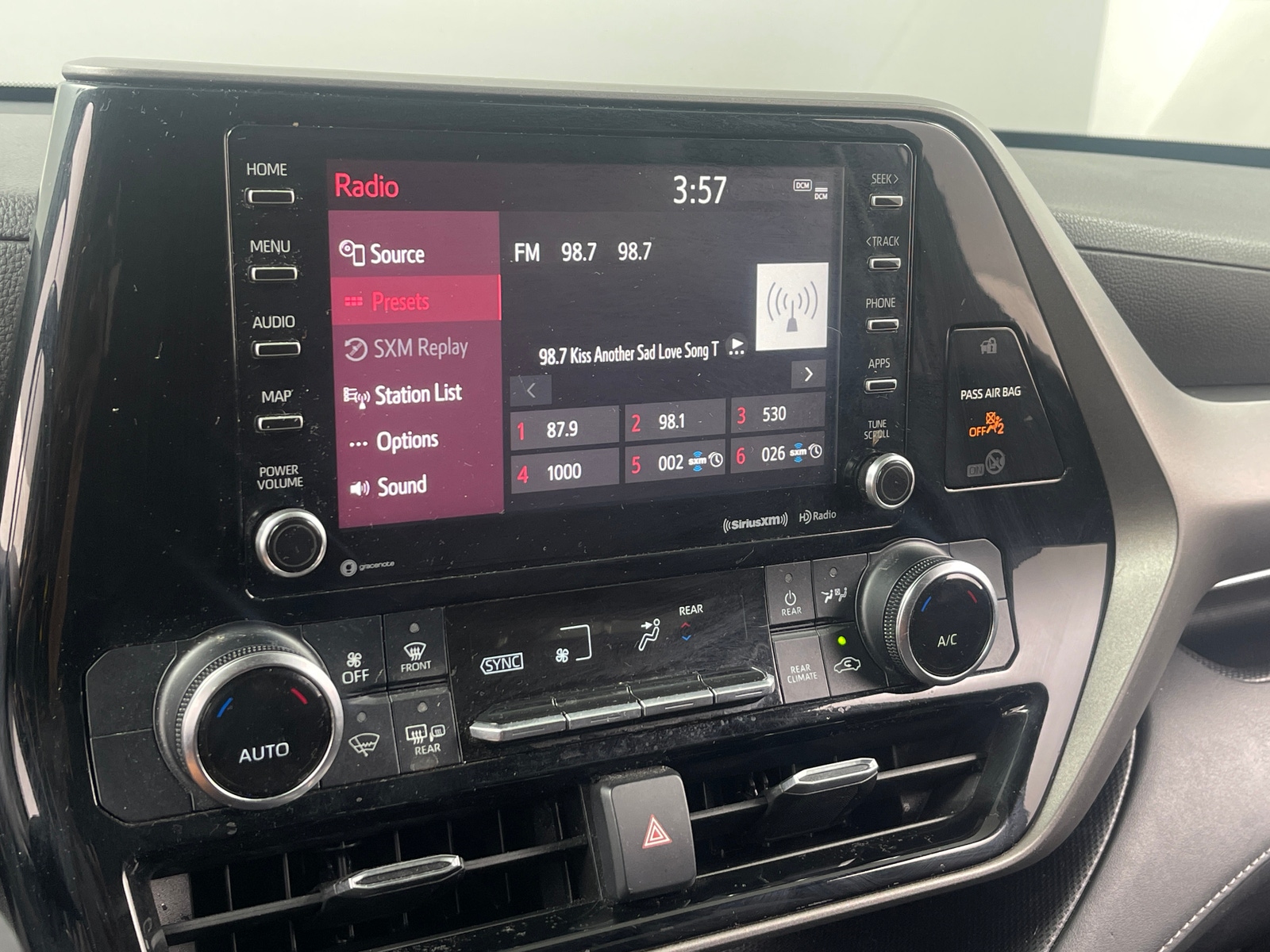 Thumbnail: 2021 Toyota Highlander - 4