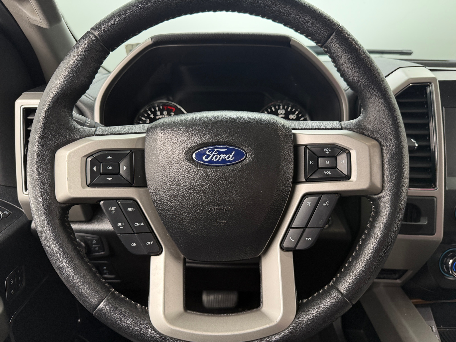 Thumbnail: 2019 Ford Econoline - 5