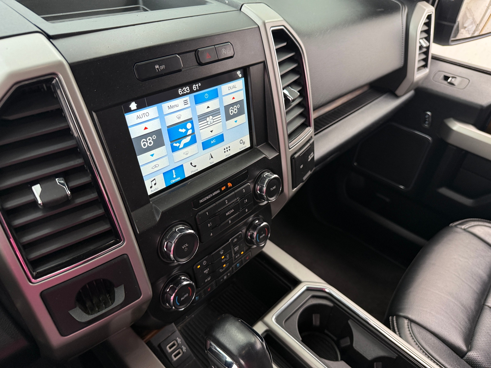 Thumbnail: 2019 Ford Econoline - 4