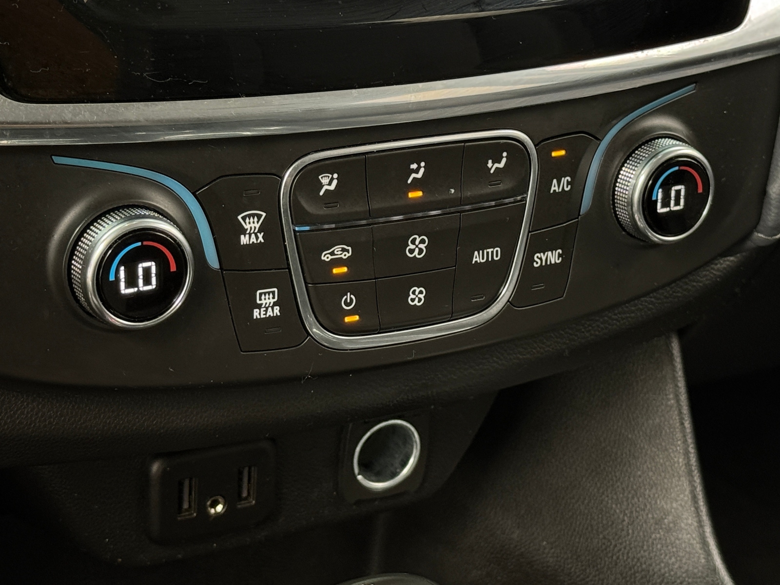 Thumbnail: 2020 Chevrolet Traverse - 4