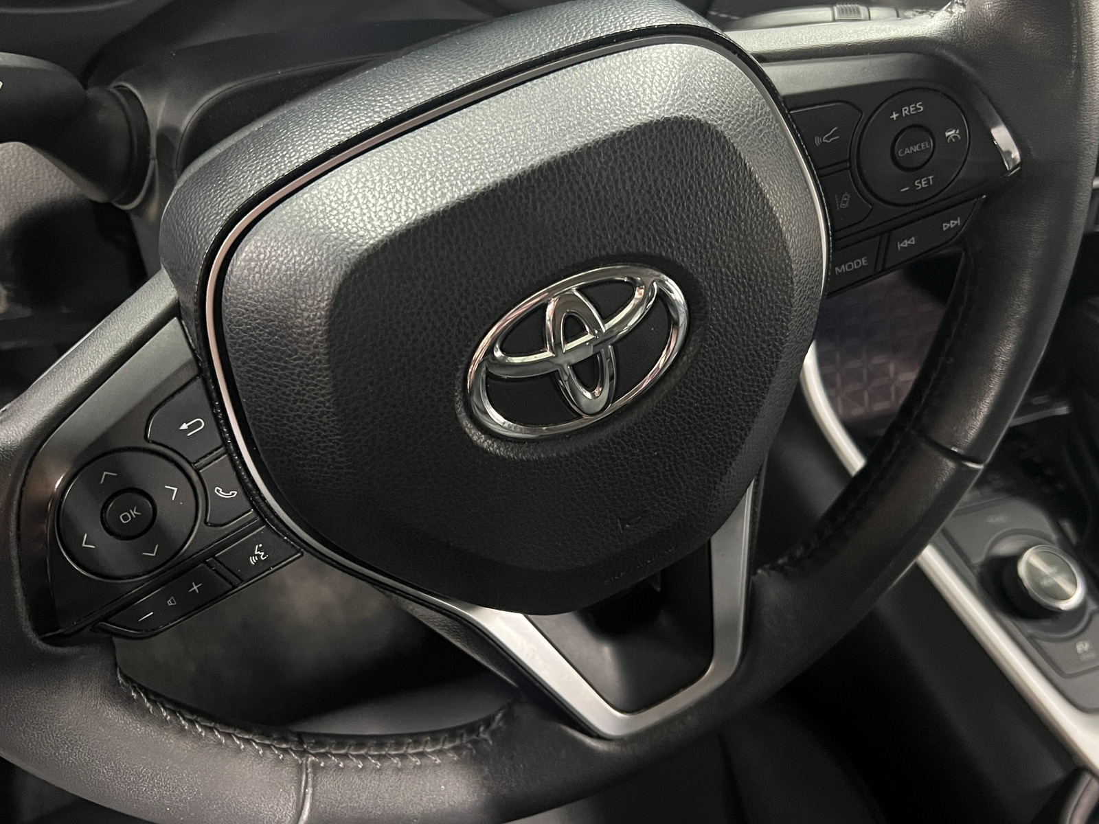 Thumbnail: 2021 Toyota RAV4 - 4