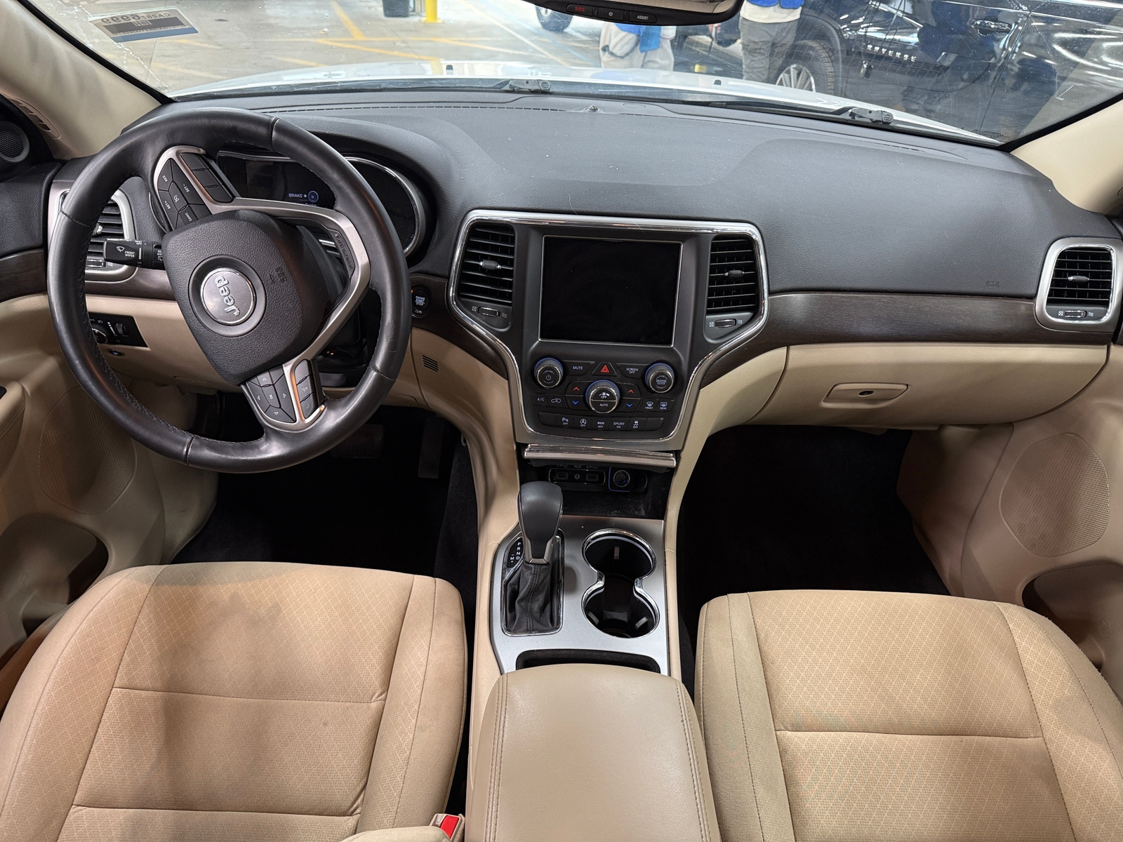 Thumbnail: 2018 Jeep Grand Cherokee - 3