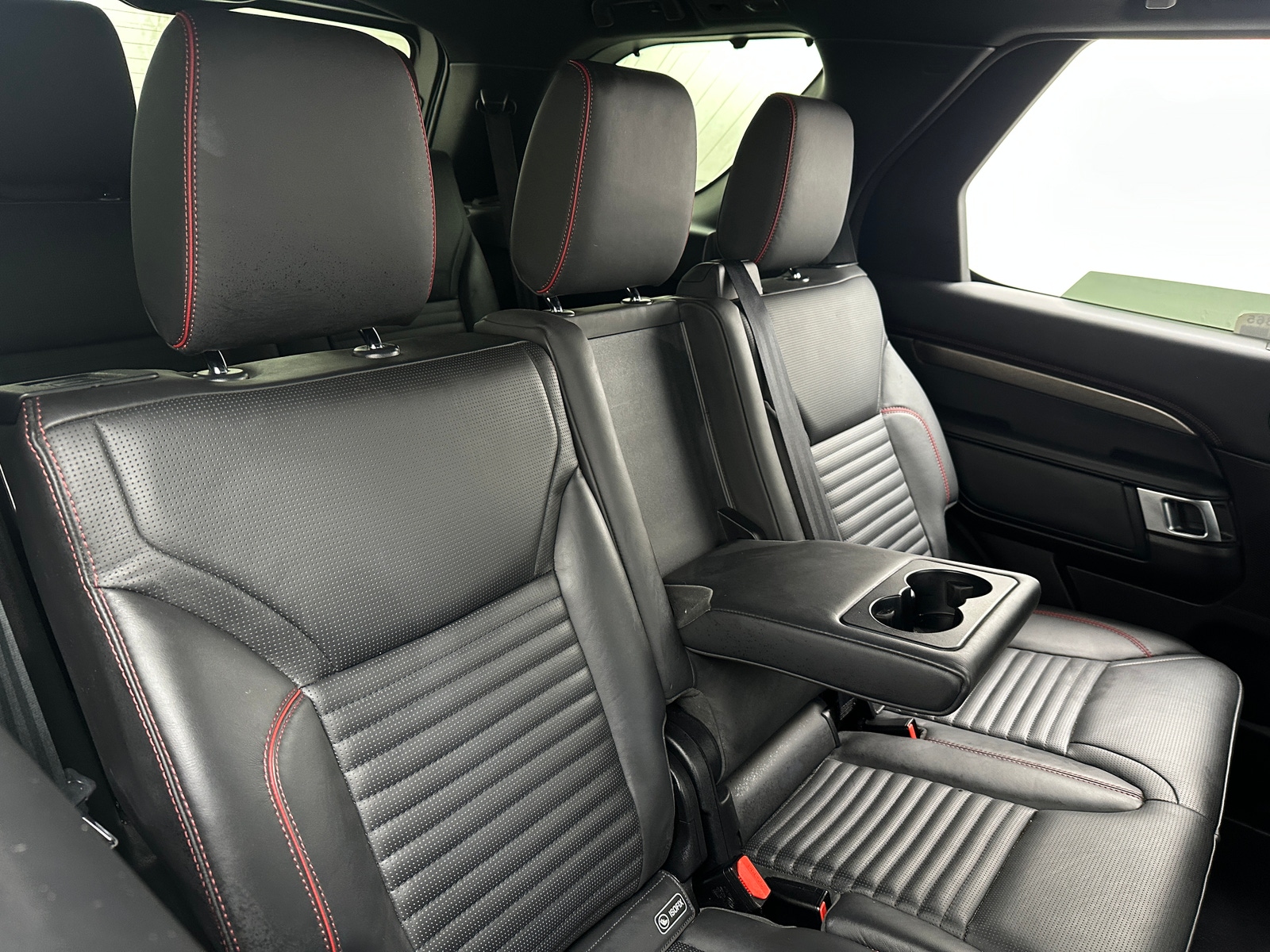 Thumbnail: 2017 Land Rover Discovery - 5