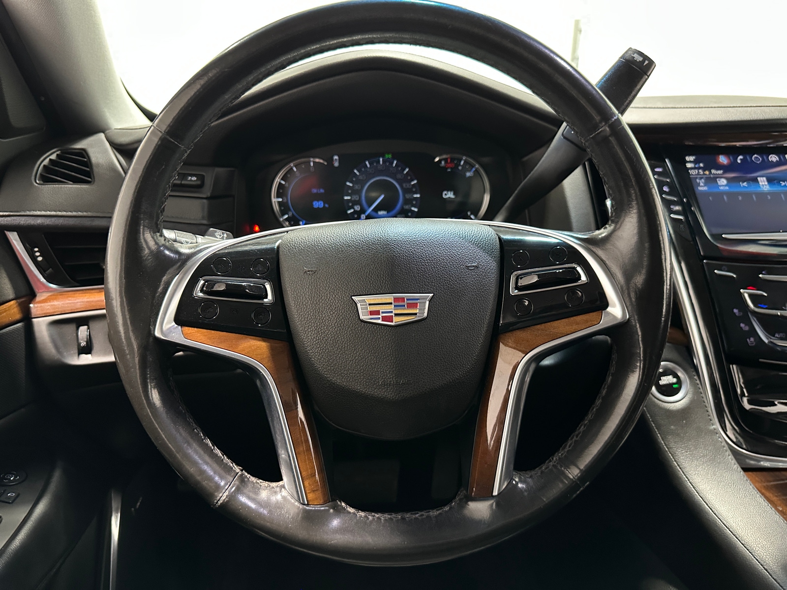 Thumbnail: 2017 Cadillac Escalade - 4