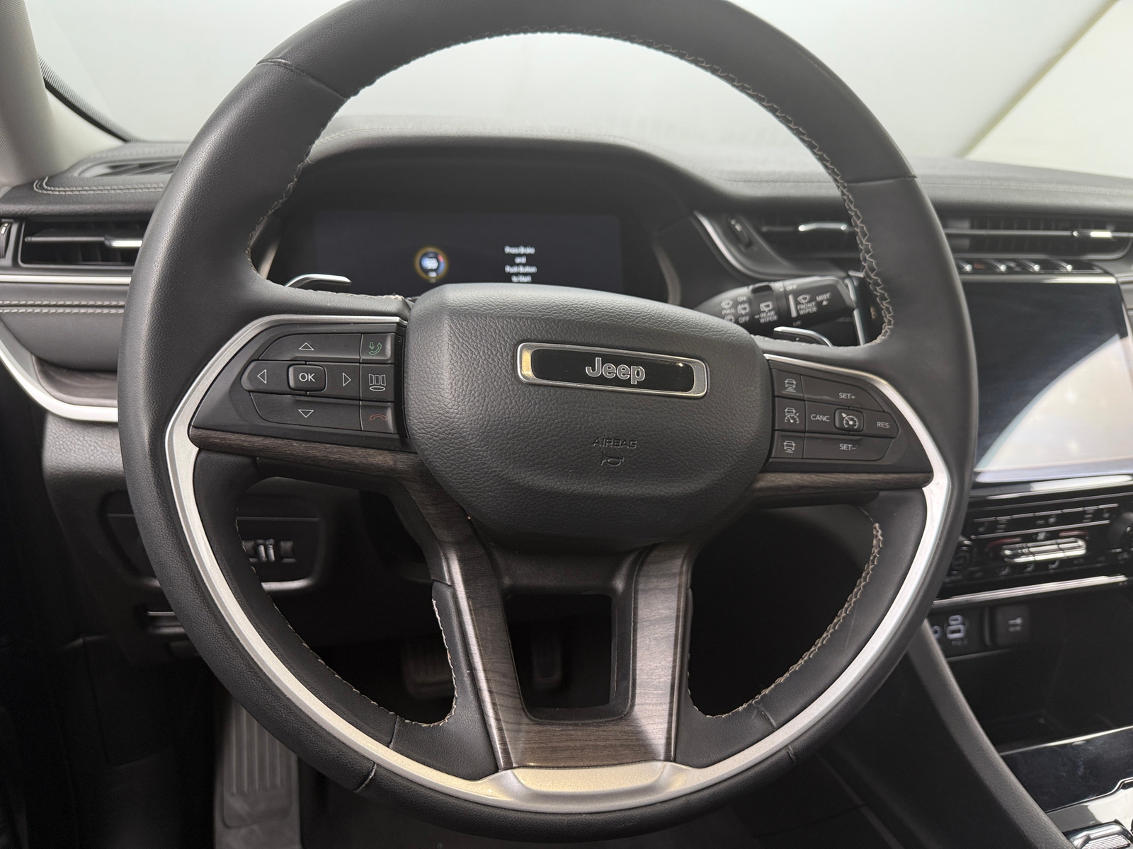 Thumbnail: 2023 Jeep Grand Cherokee - 4