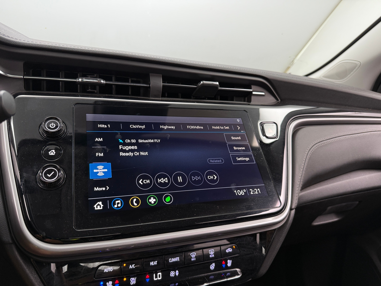 Thumbnail: 2022 Chevrolet Bolt EUV - 3