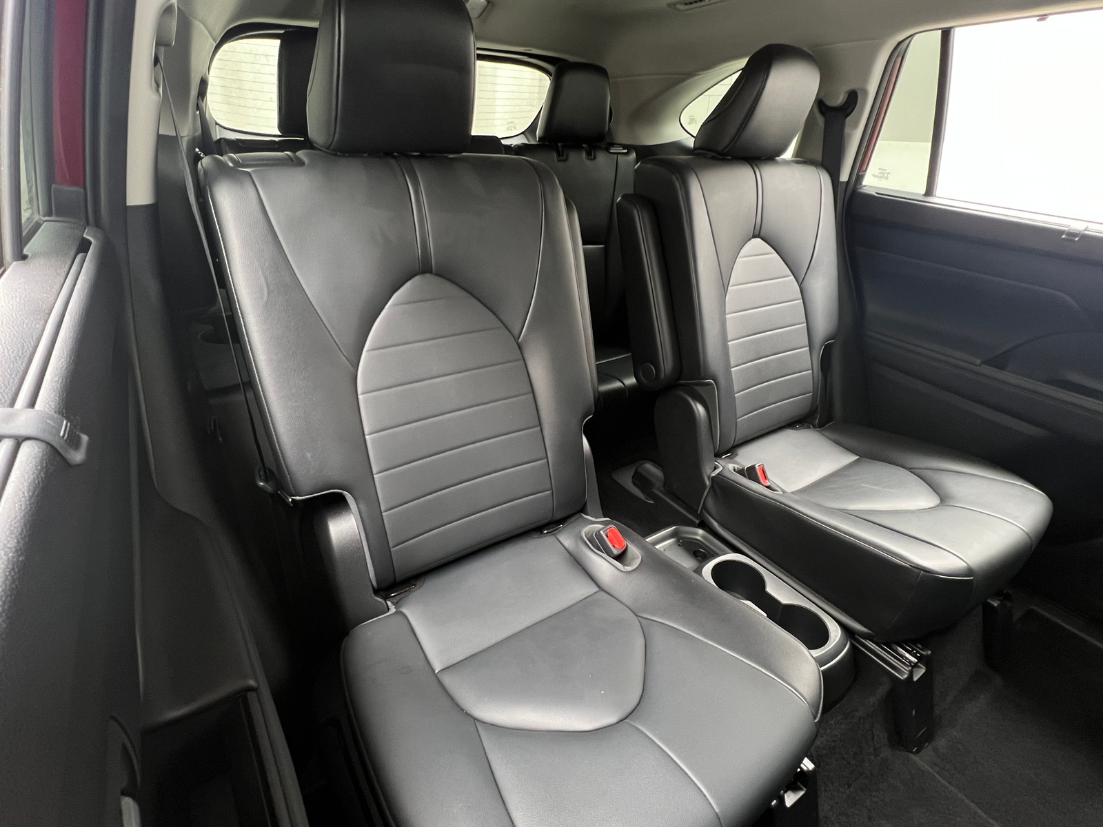 Thumbnail: 2021 Toyota Highlander - 5