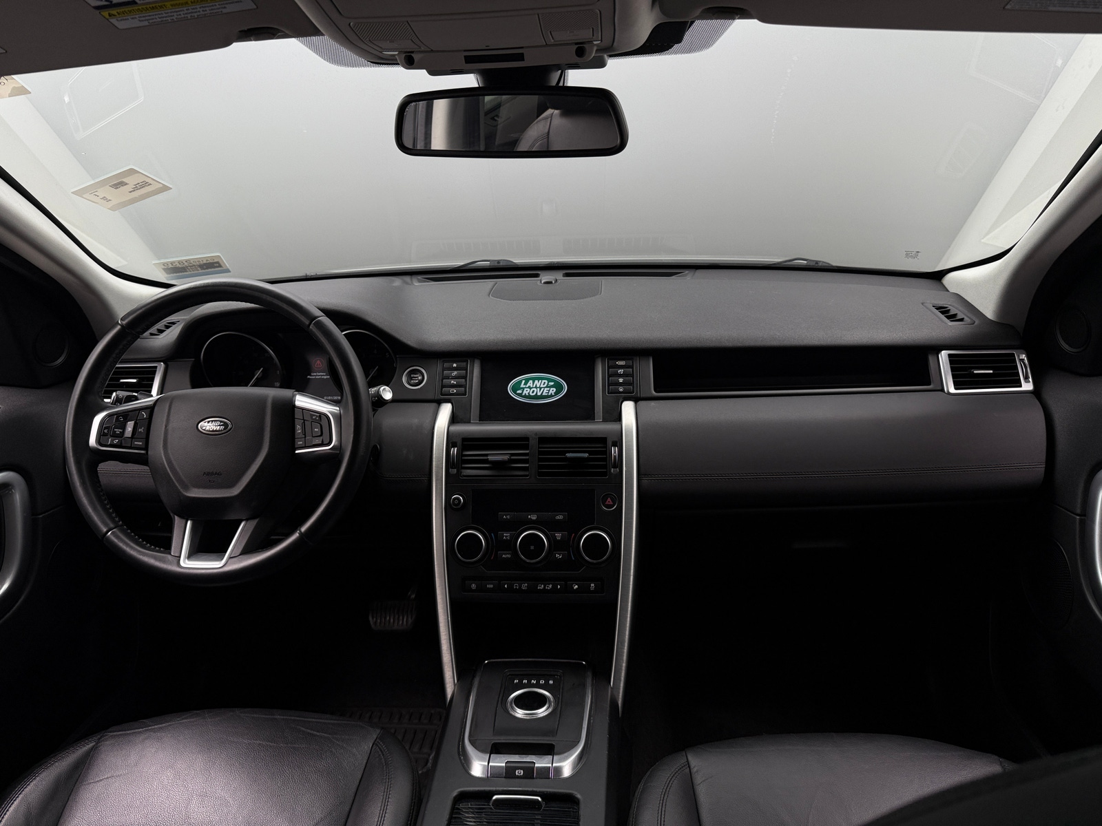 Thumbnail: 2018 Land Rover Discovery Sport - 2