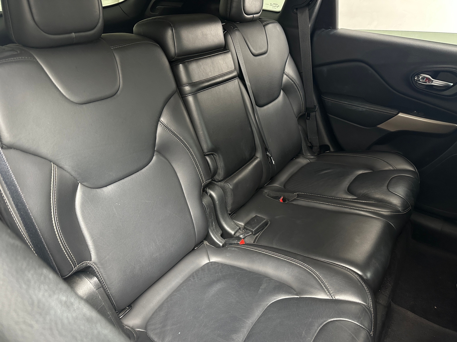 Thumbnail: 2017 Jeep Cherokee - 5