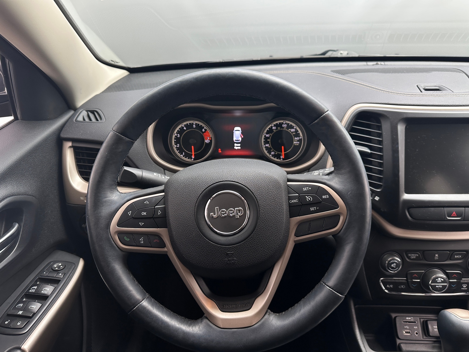 Thumbnail: 2017 Jeep Cherokee - 4
