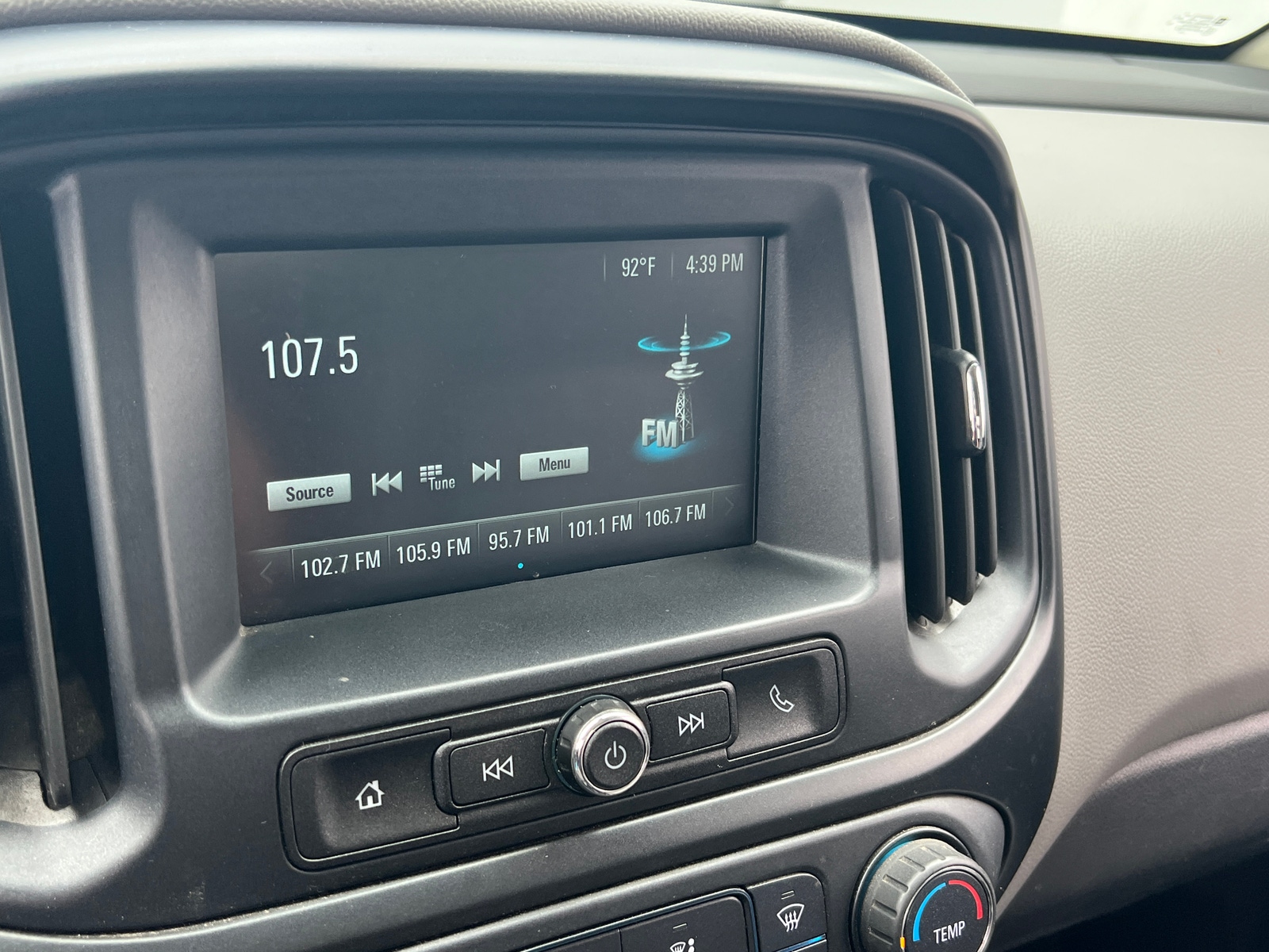 Thumbnail: 2018 Chevrolet Colorado - 3