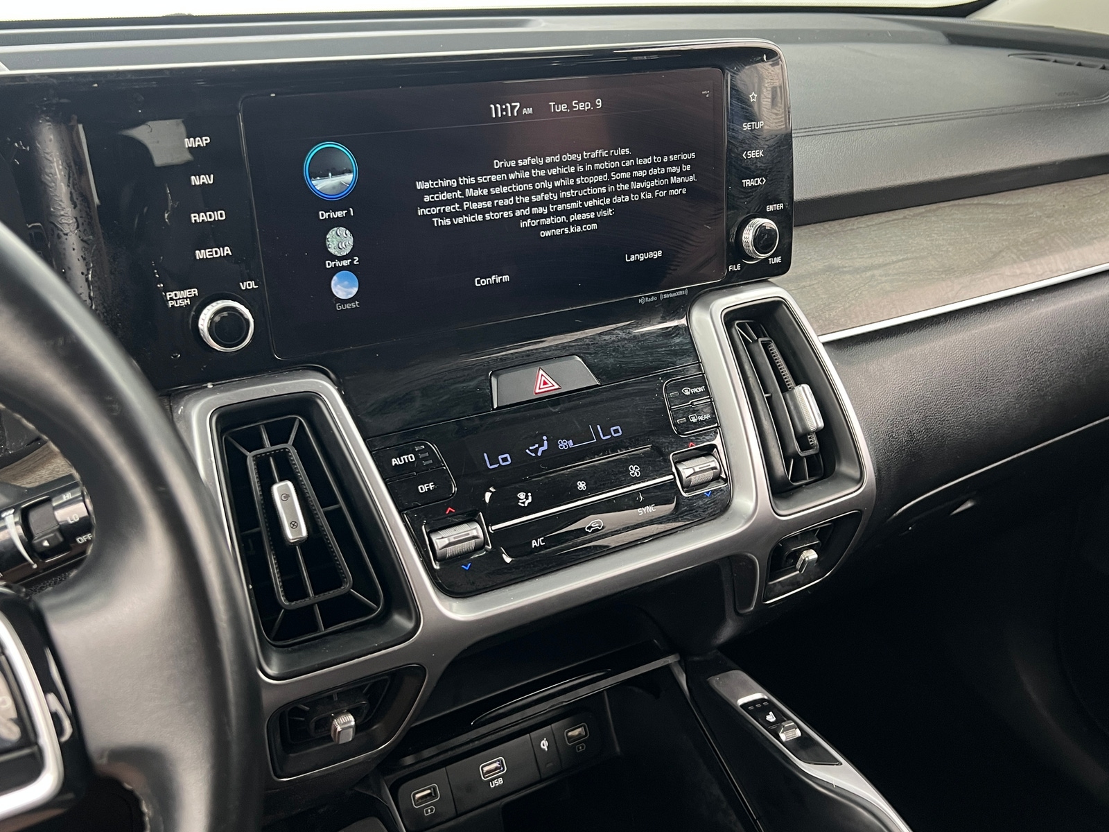 Thumbnail: 2023 Kia Sorento - 3