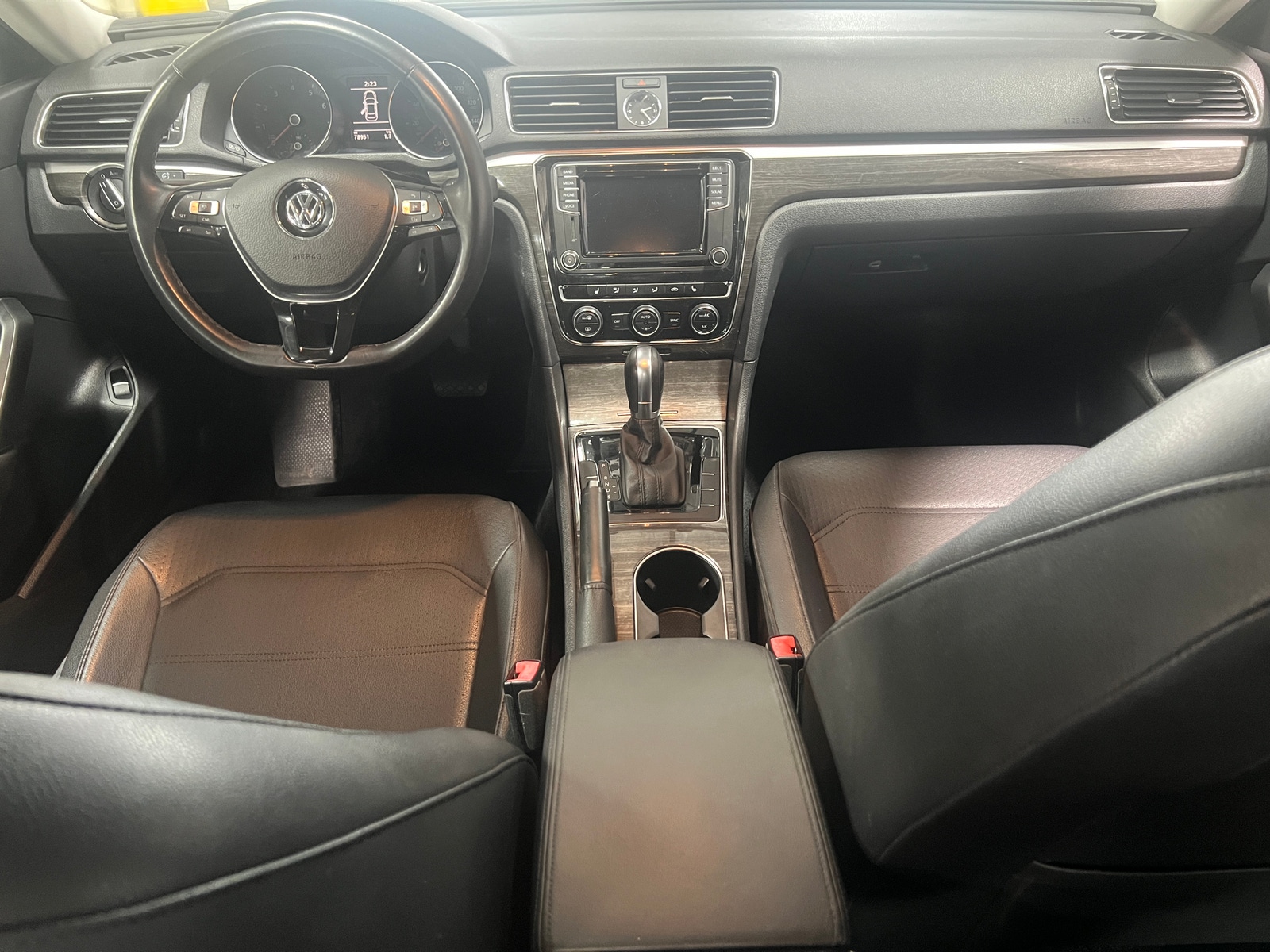 Thumbnail: 2016 Volkswagen Passat - 2