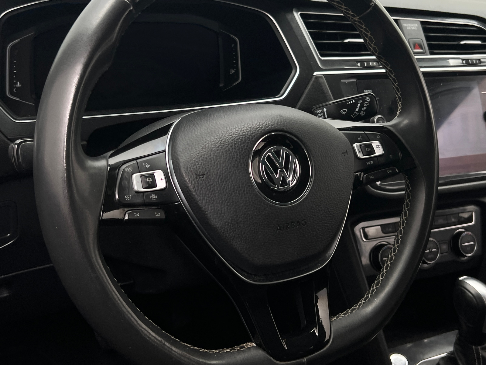Thumbnail: 2021 Volkswagen Tiguan - 4