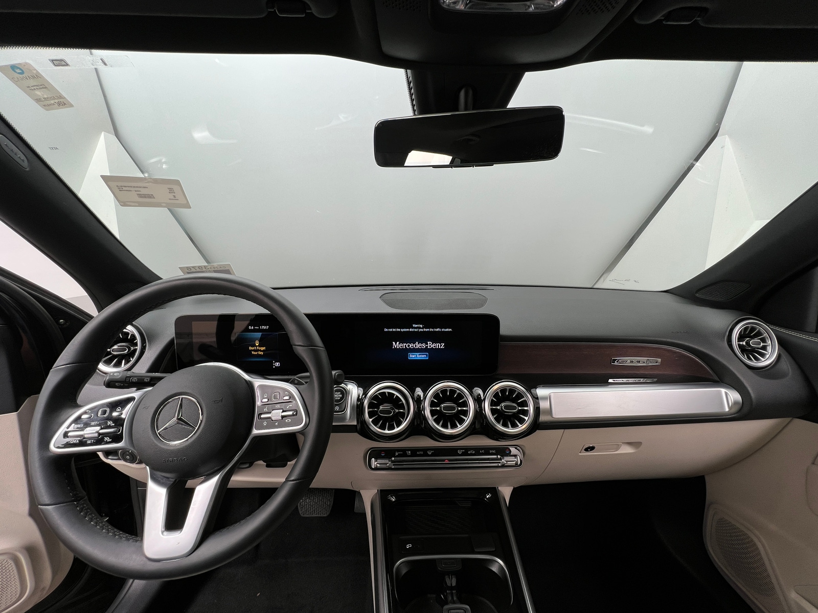 Thumbnail: 2022 Mercedes-Benz GLB - 2