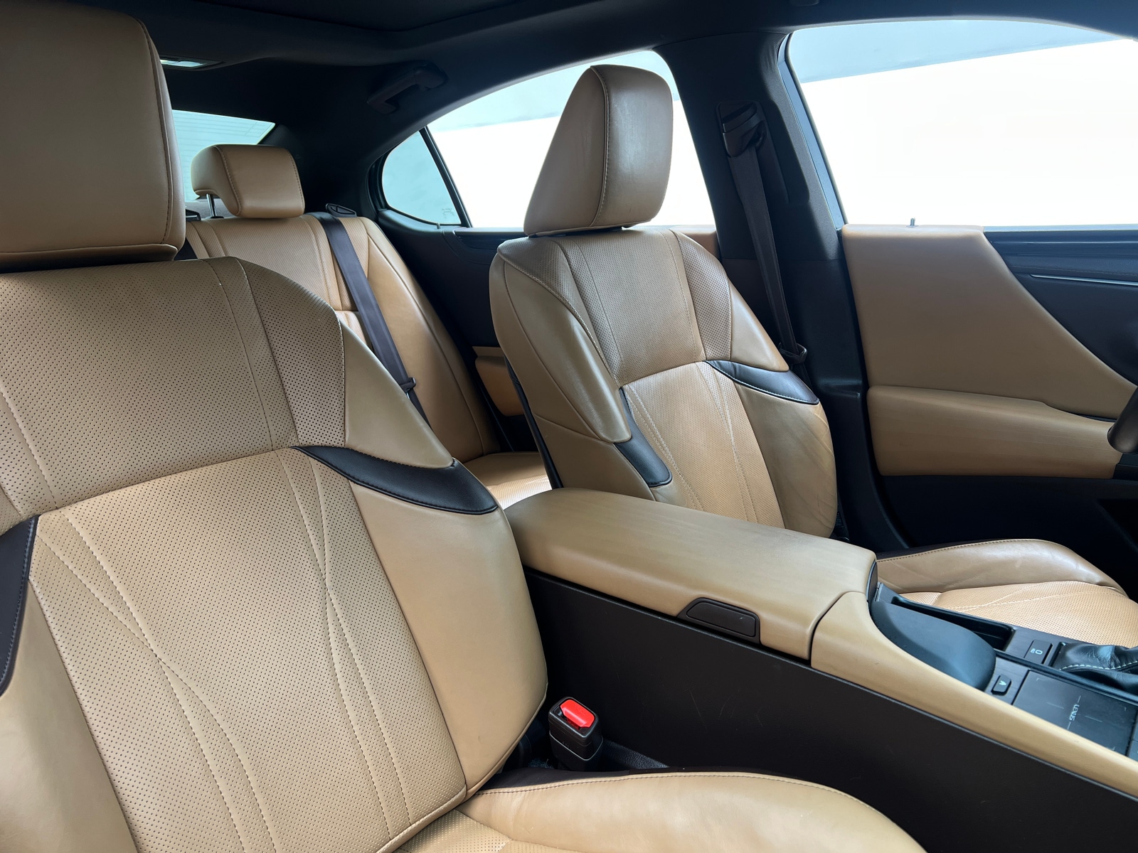 Thumbnail: 2019 Lexus ES - 2