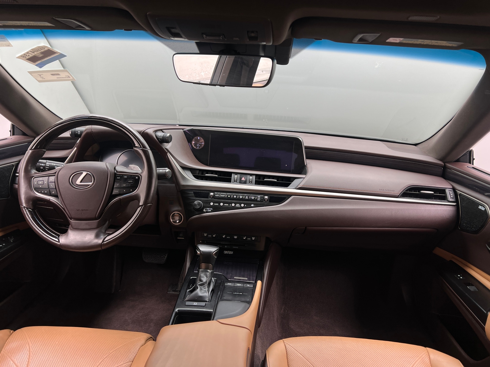 Thumbnail: 2019 Lexus ES - 3