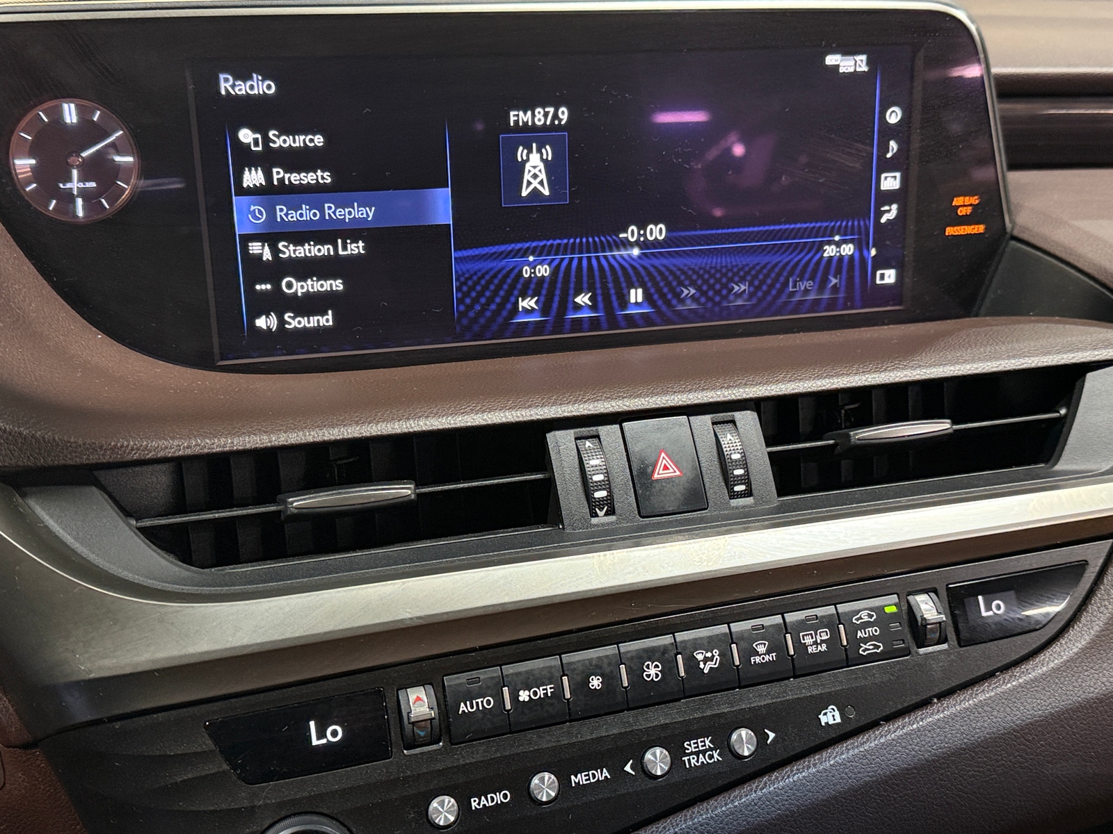Thumbnail: 2019 Lexus ES - 4