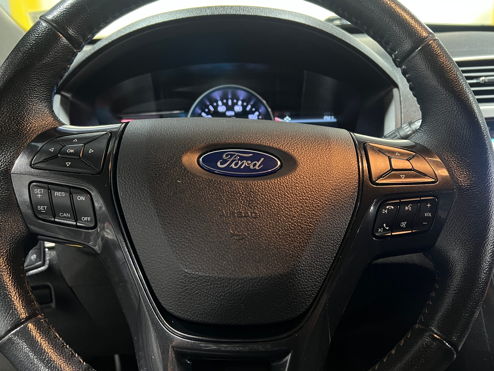Thumbnail: 2018 Ford Explorer - 4