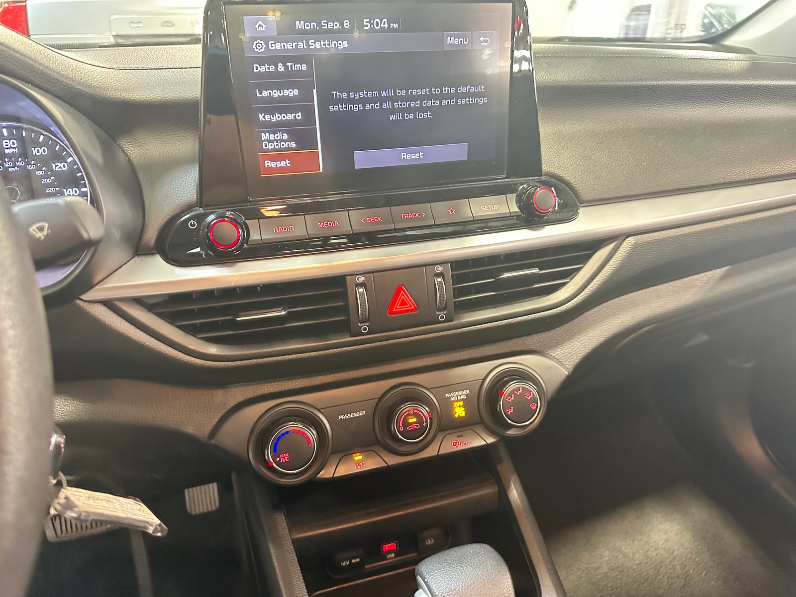 Thumbnail: 2024 Kia Forte - 4