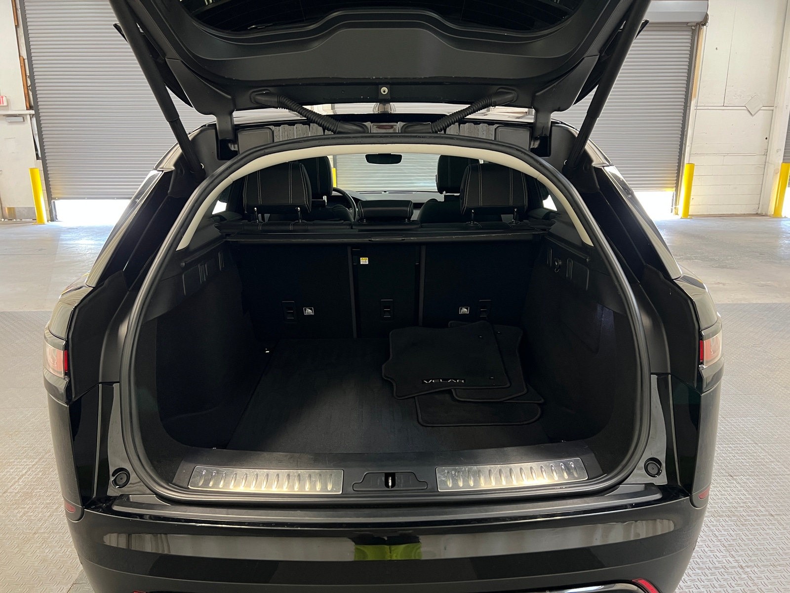 Thumbnail: 2020 Land Rover Range Rover Velar - 6