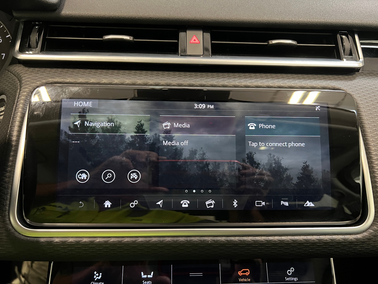 Thumbnail: 2020 Land Rover Range Rover Velar - 3