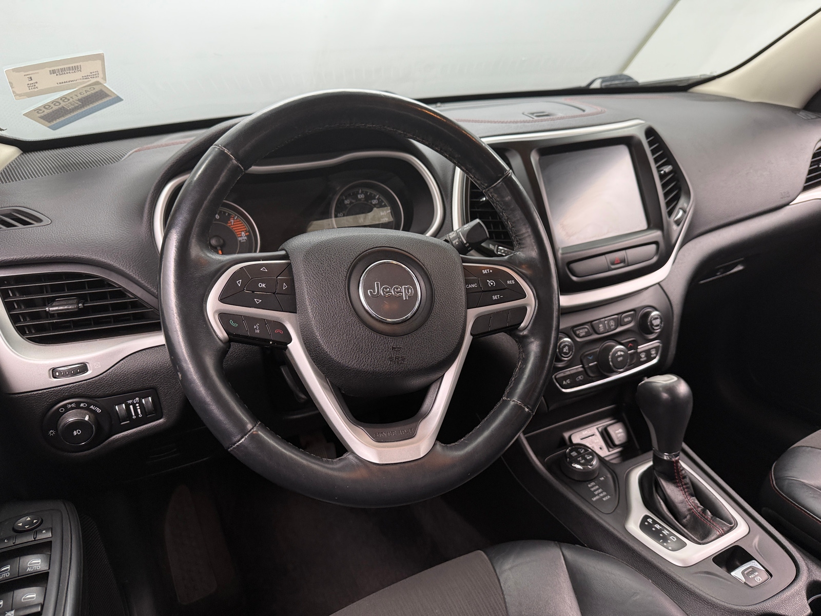 Thumbnail: 2017 Jeep Cherokee - 5